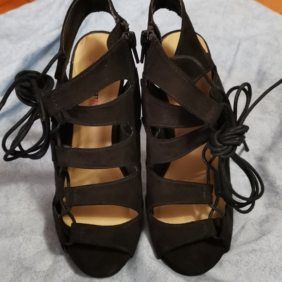 Just Fab black strappy heel shoes - Picture 4 of 5
